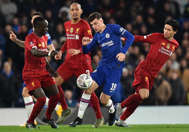 忍不了！球迷刷屏利物浦官方社媒评论区，要求斯洛特下课