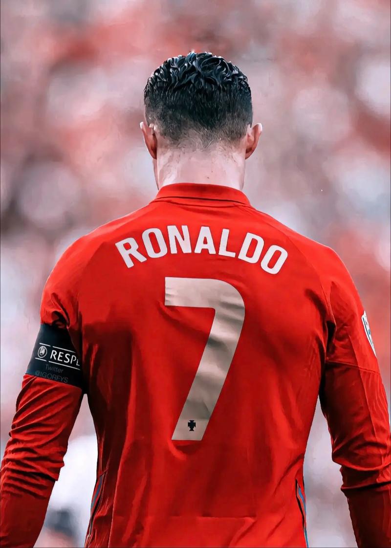 表现“两极分化”：回顾萨利巴上一次对阵拜仁的表现