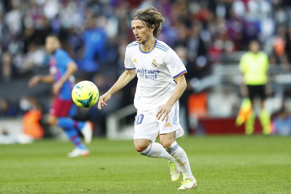 官方：费迪南德将担任世界杯抽签仪式主持人，布雷迪、奥尼尔等参加