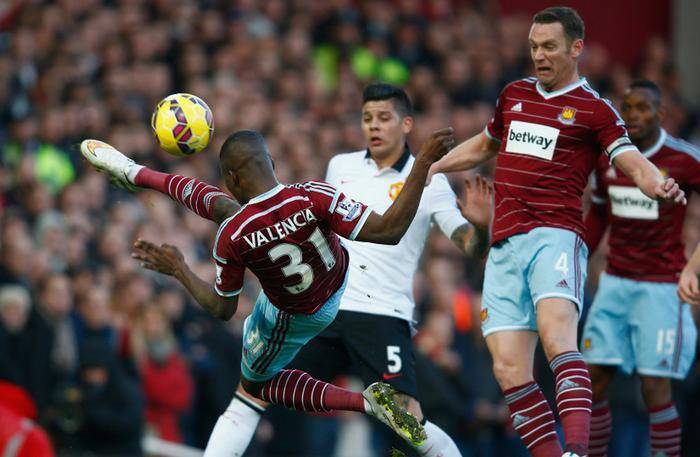 足球世界杯官方公布首批裁判名单，引发讨论