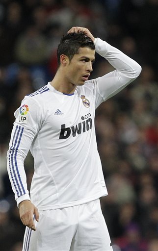 中场球员的职责是什么？